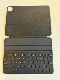 iPad Apple “Smart Keyboard Folio”