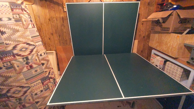 Folding Ping-pong table in Tennis & Racquet in Comox / Courtenay / Cumberland
