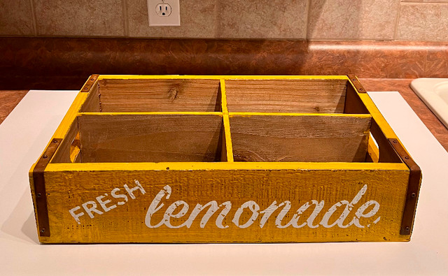 Wood Lemonade Crate in Home Décor & Accents in Edmonton