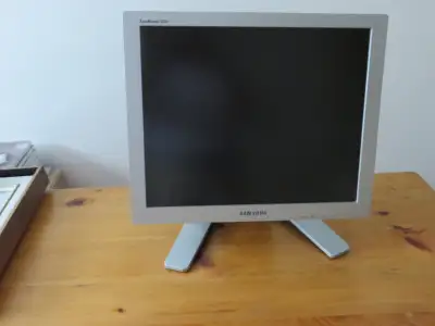 Moniteur Samsung 19 po, View more