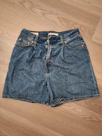 Women's Levi Short Jeans