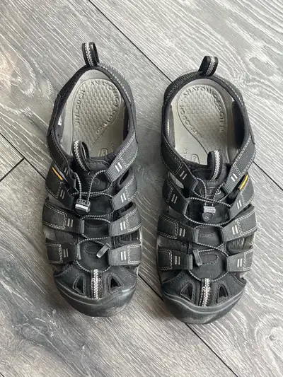 Men’s Keen sandals (size 11), View more