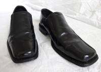ECCO genuine leather men's dress shoes - size 9.