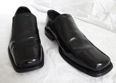 Men’s ECCO genuine leather dress shoes - size 9., View more