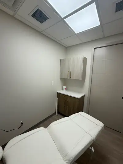 Med-spa room for rent