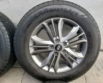 Set complet de mags Hyundai Santafe/Tucson d’origine de 17" avec Pneus Été FALKEN SINCERA SN 250 A/S...