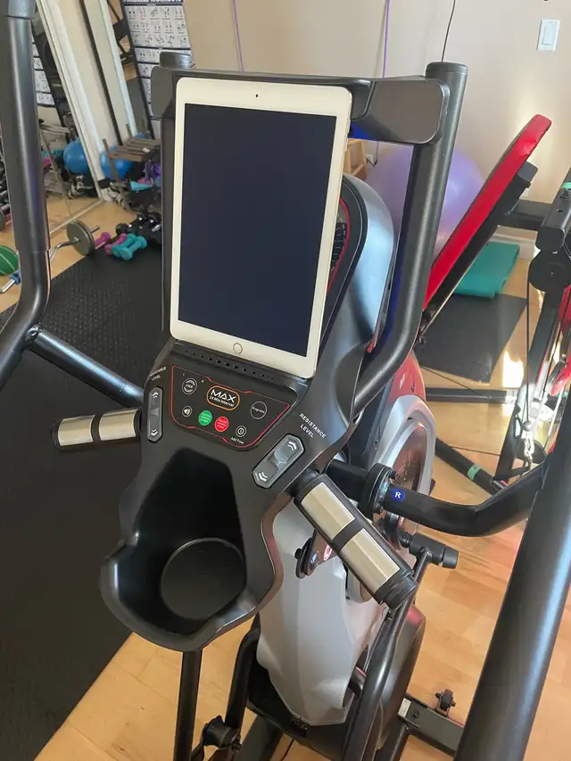 Bowflex M6 Elliptical Max Trainer in Exercise Equipment in Strathcona County - Image 6