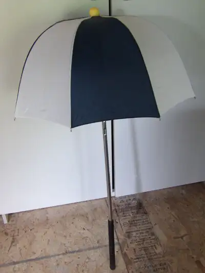 extends from 40 inch to 54 inch - flexible shaft - keeps your clubs dry