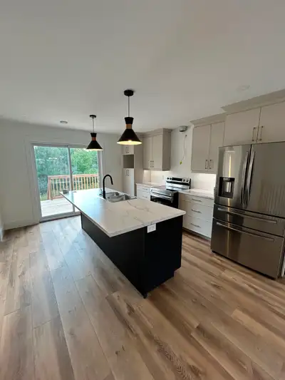 **Available October 1 (or as early as Sep 16)** Welcome to this 3-bedroom, 1.5 bathroom home, offeri...