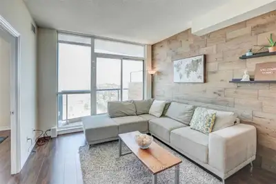 Spacious 1+1 condo with 9 ceilings, unobstructed views, and a versatile den for a 2nd bedroomor offi...