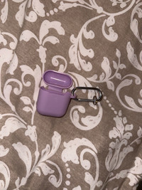 Purple airpod case w/ clip