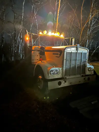 This is a used Kenworth highway tractor, runs and drives and also comes with a 60 inch flattop sleep...