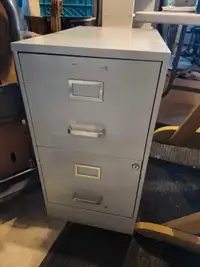 2-Drawer file cabinet 