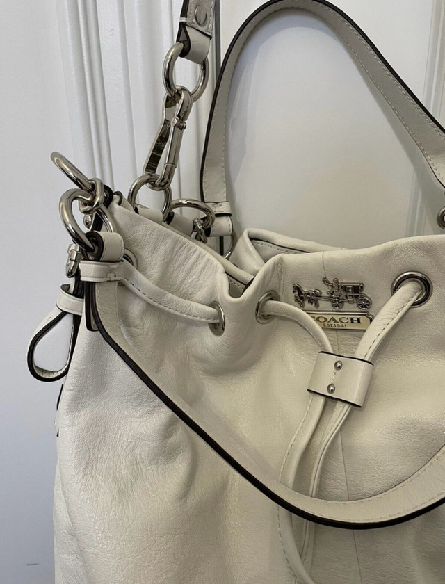 Authentic Coach Brand New White Bucket Purse in Women's - Bags & Wallets in City of Toronto - Image 2