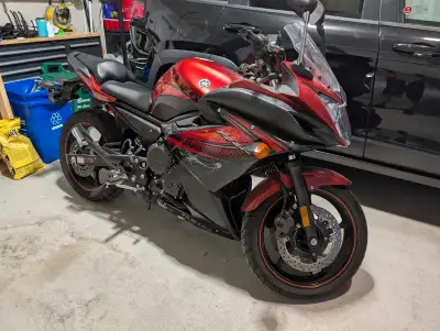 I WILL NOT RESPOND TO IS THIS AVAILABLE. 2011 Yamaha FZ6R 15,000KM Sport bike looks but Touring cate...