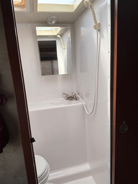 2015 Northwood Arctic Fox 811 Truck Camper in Travel Trailers & Campers in Lloydminster - Image 10