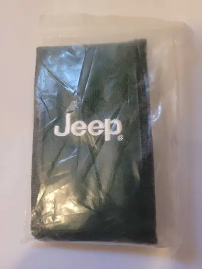 This genuine Mopar Jeep Soft Top, Hard Top, and Door Removal Tool Kit is in excellent, like-new cond...