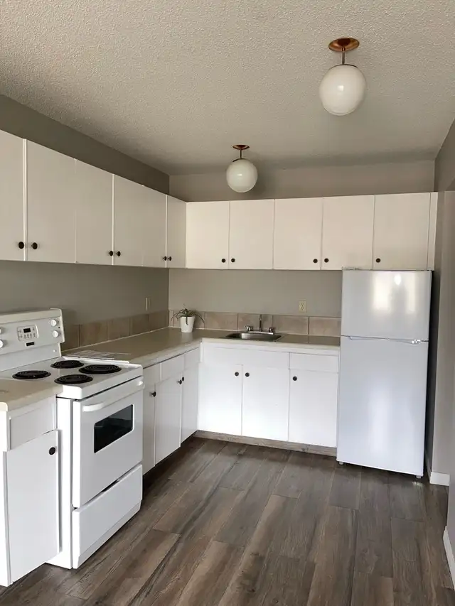 1 and 2 BD Apartments (5 minutes walking to NAIT