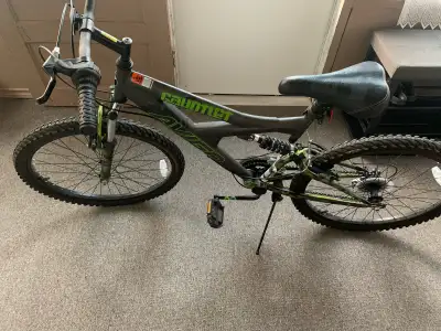 24” Avigo Gauntlet 24” 21 Speed Dual Suspension mountain bike. Low miles. Wasnt used much. Very good...
