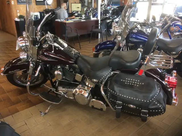 Harley Davidson Softail Classic 2005 in Touring in West Island - Image 10