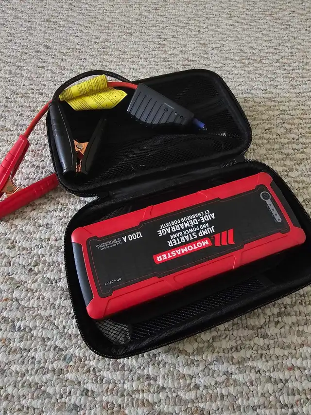 MotoMaster 1200A Car Jump Starter / Power Bank with hard case | General ...