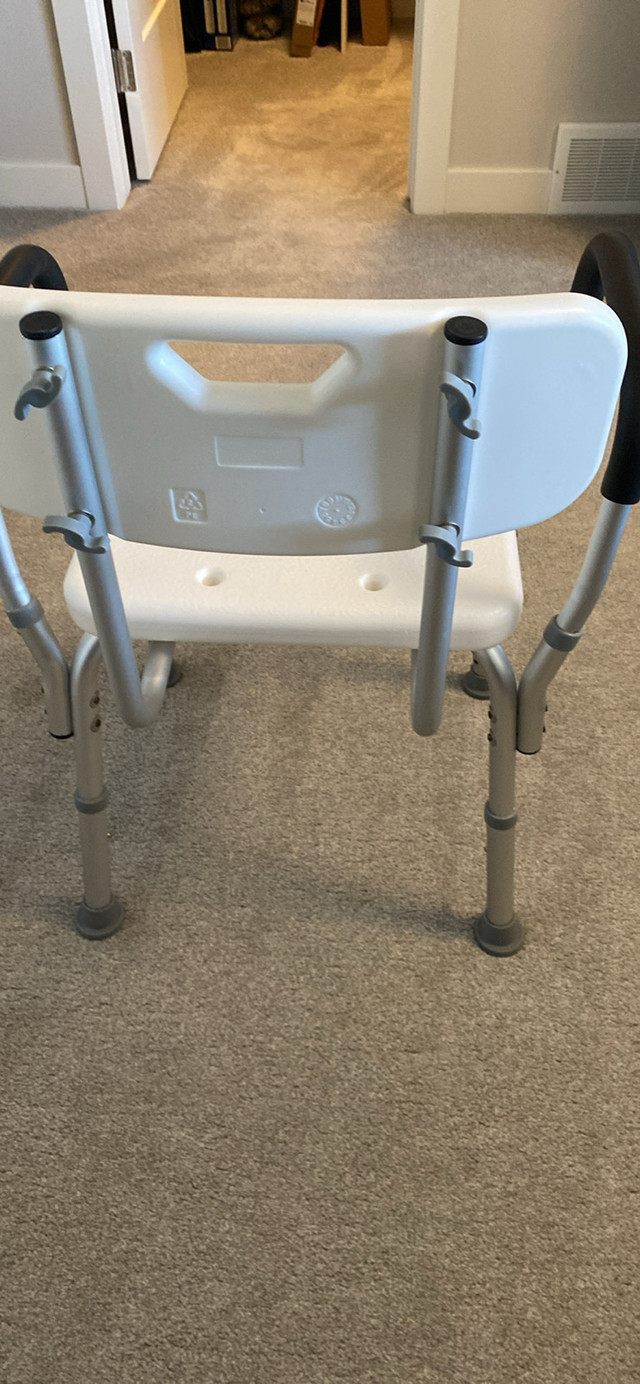 shower chair in Health & Special Needs in Saskatoon - Image 2