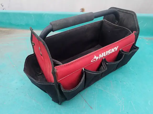 Husky 15" Long x 10" Tall x 8" Wide Open Tote Top Handle Toolbox in Tool Storage & Benches in Windsor Region - Image 4
