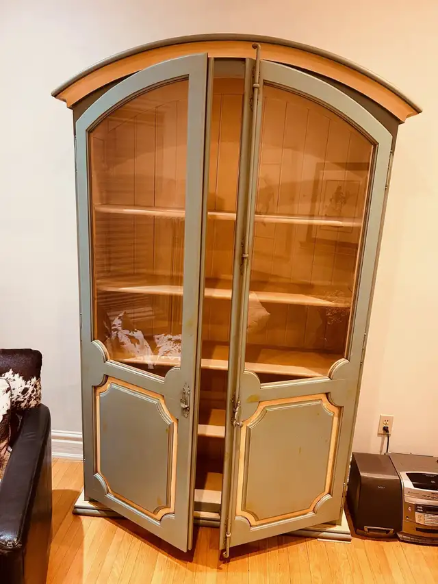 Vintage Rustic Style Wooden Armoire / Bookshelf / Display Case in Bookcases & Shelving Units in Markham / York Region - Image 3