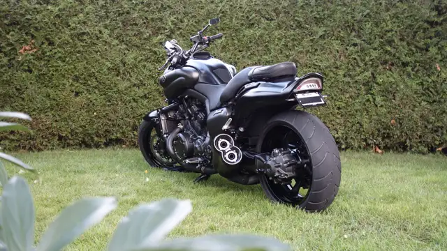 2019 Yamaha VMAX 1700 in Street, Cruisers & Choppers in Shawinigan - Image 4