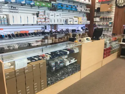 Téléphone Samsung et iphone Unlocked A PARTIR DE 49$, View more