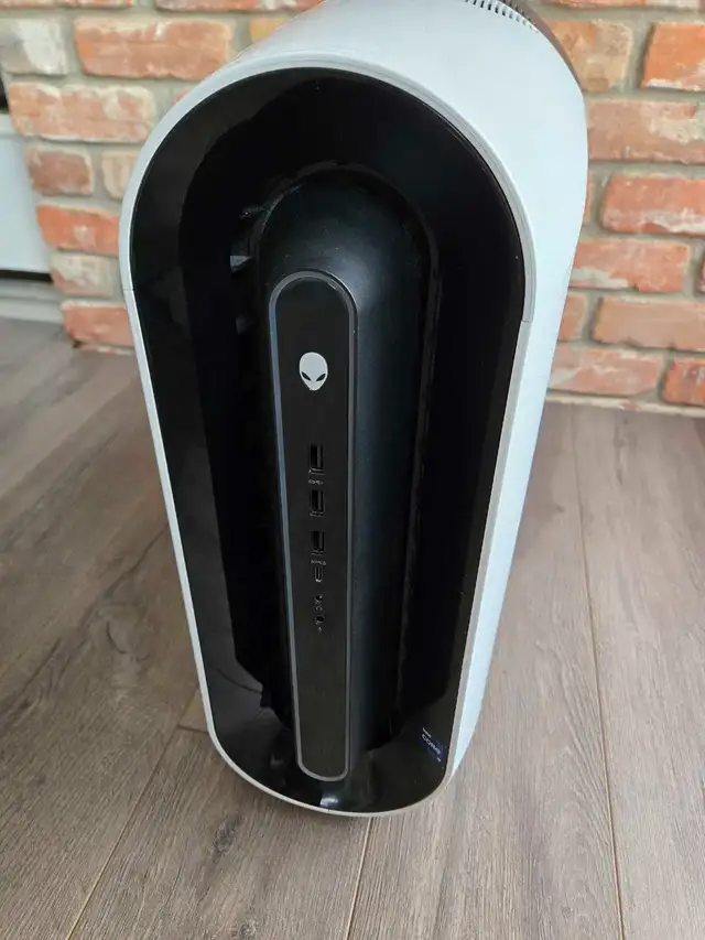 Alienware Aurora R12 in Desktop Computers in Windsor Region - Image 3