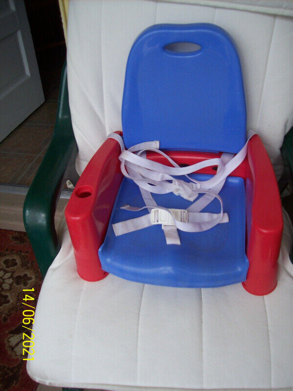 Baby booster seat ( new price $5) in Feeding & High Chairs in Cornwall - Image 2