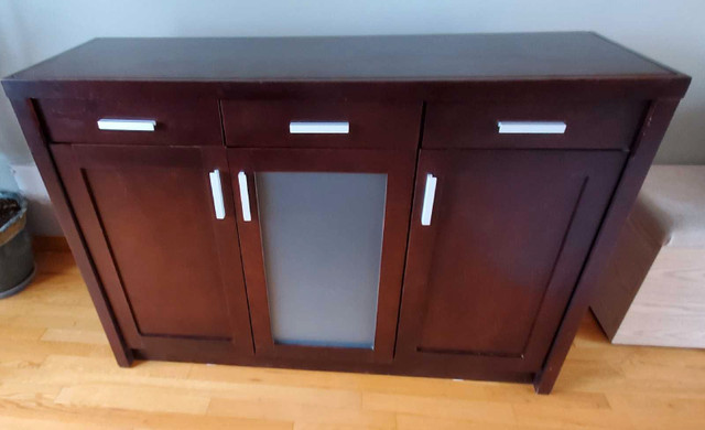 BUFFET / VAISSELIER (avec lumière) dans Buffets et vaisseliers  à Longueuil/Rive Sud - Image 2