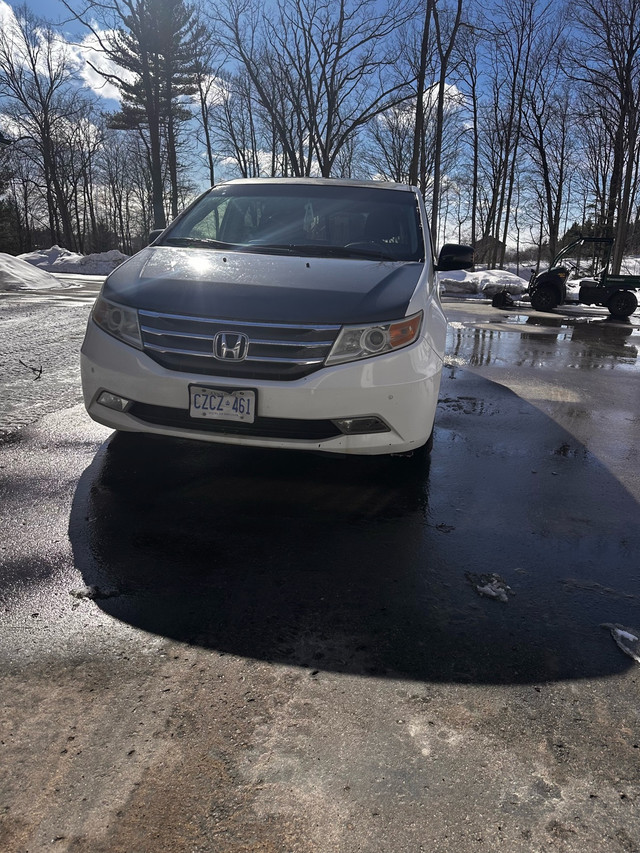 2011 Honda odyssey touring in Cars & Trucks in Barrie - Image 3