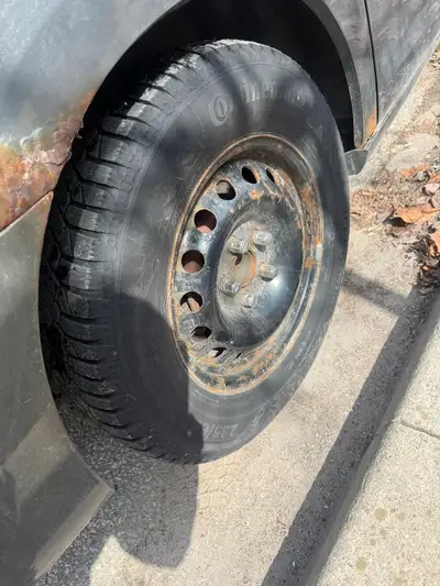 4 p235/65/16 Continental winter tires close 80% threads left, 5x120 bolt patterns, came off a 2008 H...