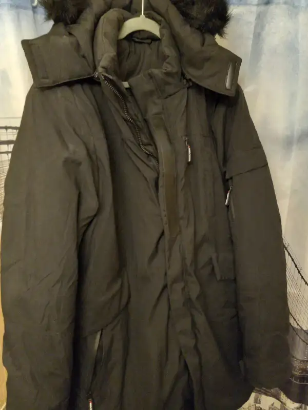 Mens 3X Winter Parka Worn Once Needs A New Zipper in Men's in Calgary - Image 3