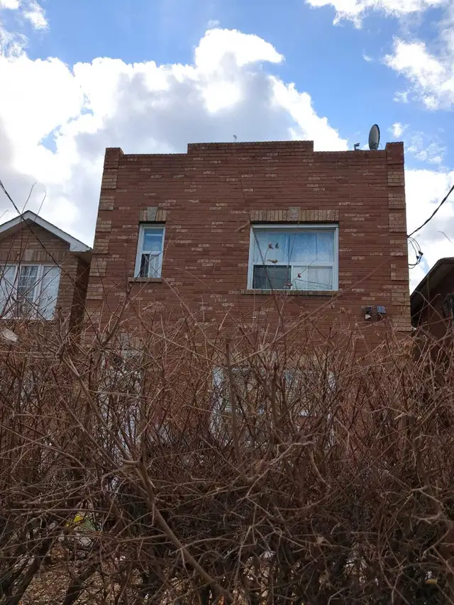 House For Rent  3 bedrooms, 2 bedrooms,1 bedroom available