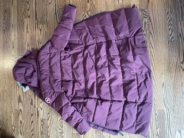 Canada Goose Mystique Parka in Women's - Tops & Outerwear in Ottawa - Image 4