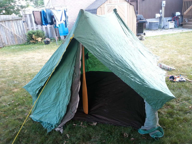 Blacks Bungalow tent  in Fishing, Camping & Outdoors in Napanee