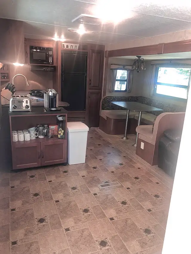 roulotte 33’ Sunny Brook in RVs & Motorhomes in Gatineau - Image 3