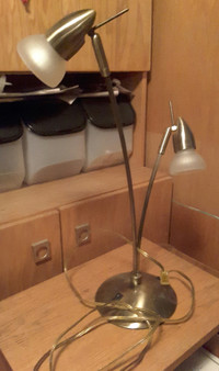 Belle lampe d'appoint/de table