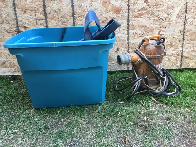 SUB PUMP WITH HOSE65712750453635123