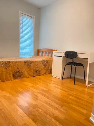 available 2 rooms on 2nd floor, share bathroom between these 2 rooms, $900 per month.All units are f...