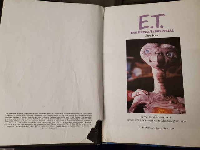 E.T. The Extra-Terrestrial Storybook - Vintage 1982 in Children & Young Adult in Edmonton - Image 3