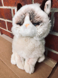 Grumpy Cat Plush Stuffed Animal Peluche 10"