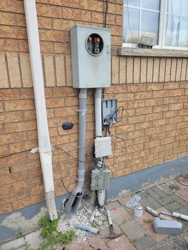 Electrician 587817051426007044