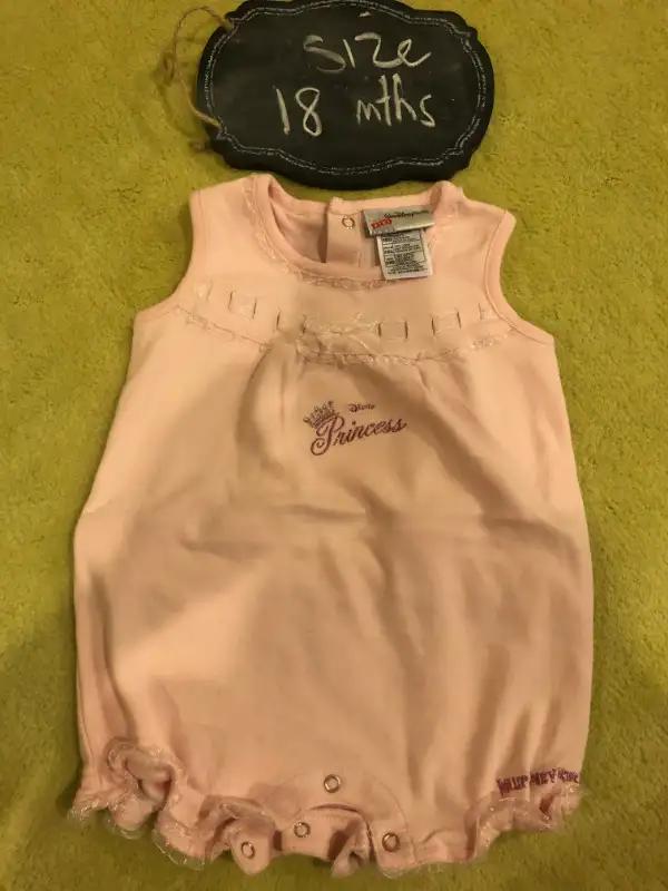 Disney Princess Jumper - 18 mths in Clothing - 12-18 Months in Calgary - Image 2