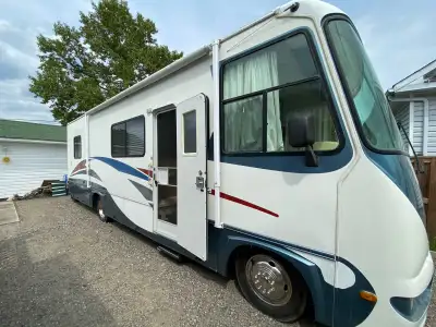 2001 Gulf Stream with 46,500km on it. Asking 15,000$ as is. For more information please call. I’m po...