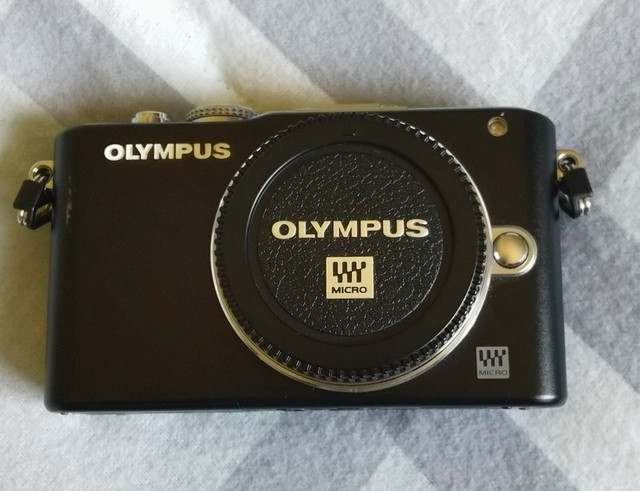 OLYMPUS E-PL3 body  in Cameras & Camcorders in Trenton - Image 2