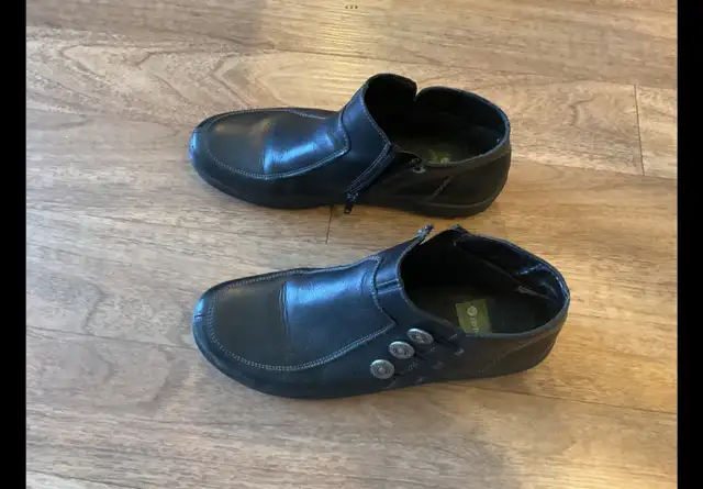 Remonte Shoes in Men's Shoes in Granby - Image 2